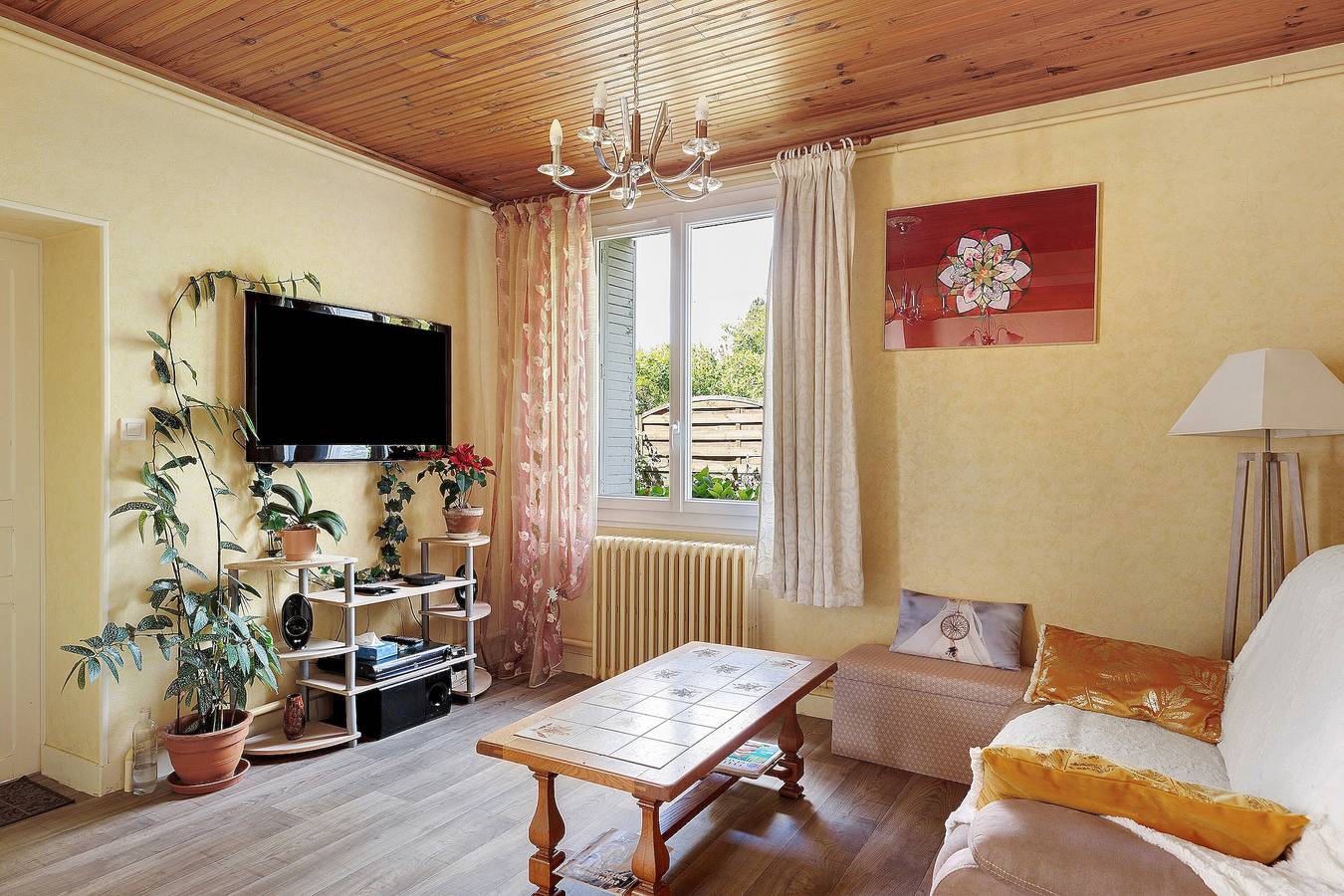 Casa vacacional «La Maison De Vacances» con terraza, jardín privado y Wi-Fi in Fontevraud-l'Abbaye, Valle del Loira
