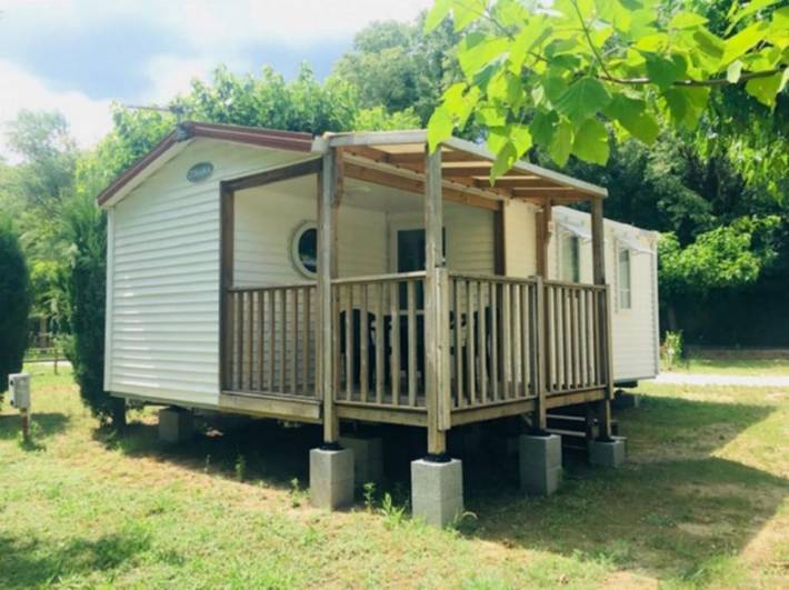 Camping pour 2 personnes, avec Terrasse ainsi que Jardin et Piscine dans Gorges de l’Ardèche - 2