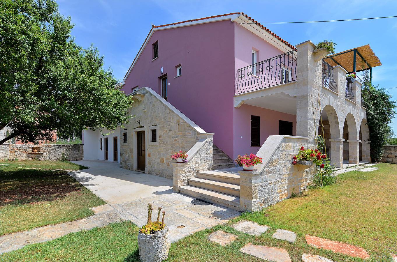 Ganze Wohnung, Ferienwohnung für 6 Personen mit Balkon in Vodnjan, Grad Vodnjan