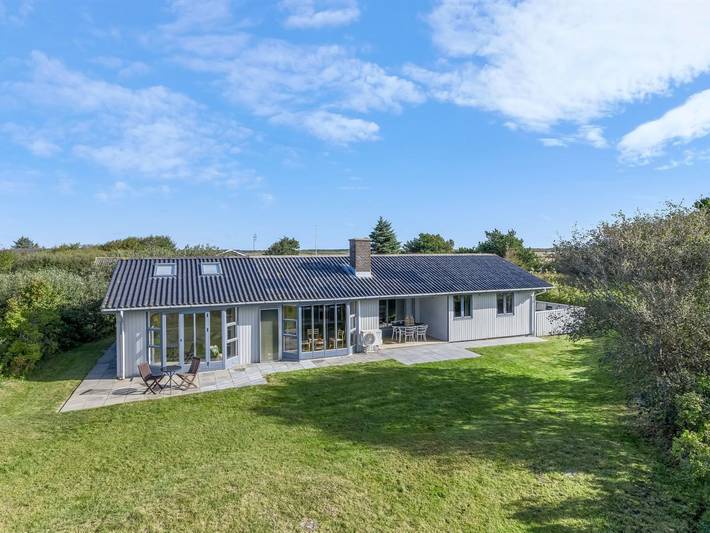 Ferienhaus für 7 Personen, mit Terrasse in Lakolk