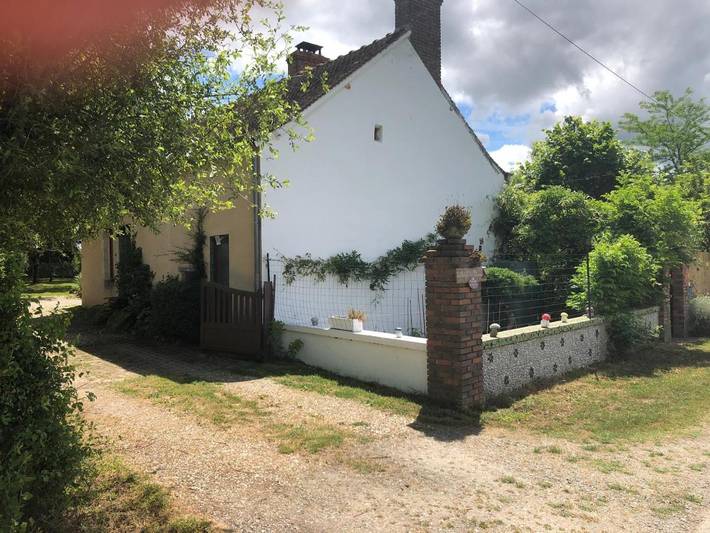 Gîte pour 2 personnes, avec vue ainsi que jardin et piscine à Prissac - 3