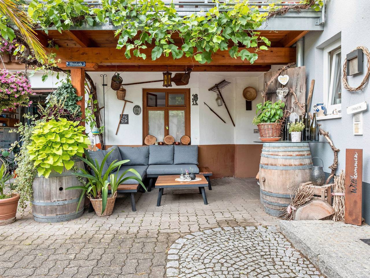 Haus Bienen - Gästezimmer und Frühstück in Ihringen, Kaiserstuhl