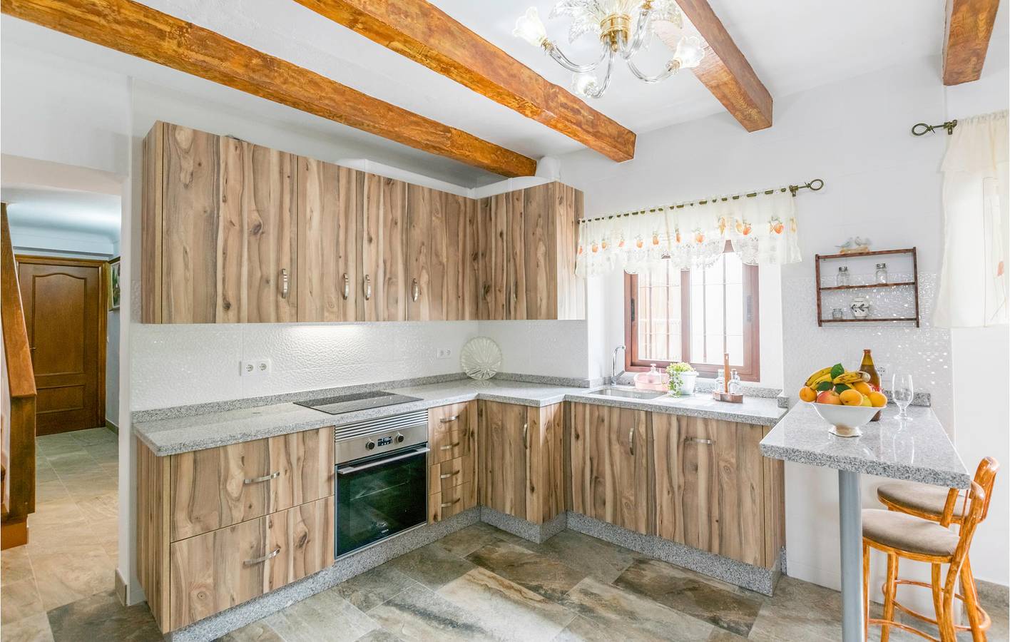 180m² appartement met zwembad, terras, grill & WiFi in Villanueva de Algaidas, Málaga Provincie