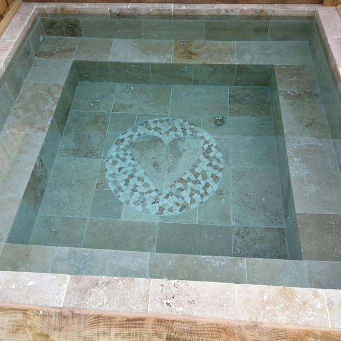 Location de vacances pour 4 personnes, avec sauna et piscine ainsi que jacuzzi et terrasse à Saint-Antoine-de-Breuilh - 4