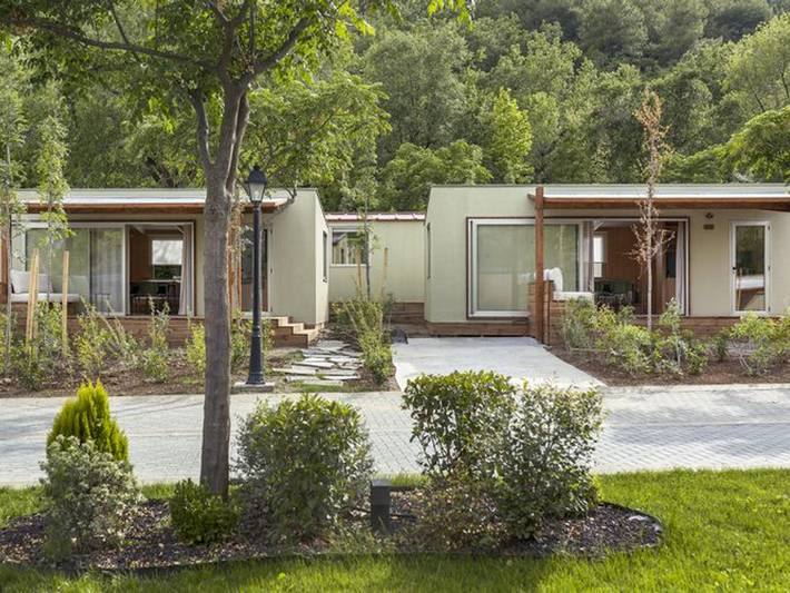 Casa rodante para 4 personas, con terraza y piscina en Boltaña