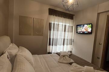 Villa for 10 Guests in Athens, South coast of the Attica region, Picture 3