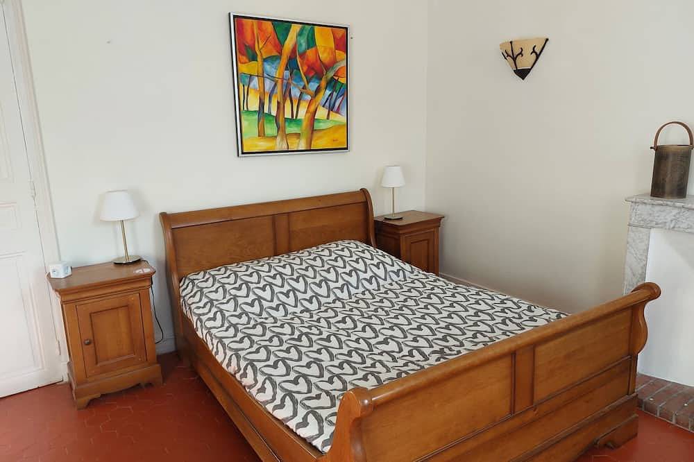 Entire apartment, T1 Private terrace Enclosed parking Fibre in Gardanne, Aix-en-Provence region