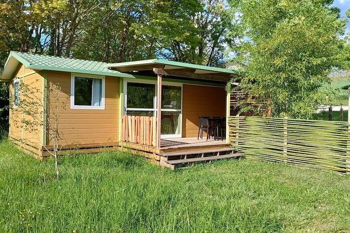 Chalet pour 6 personnes, avec piscine et terrasse, animaux acceptés