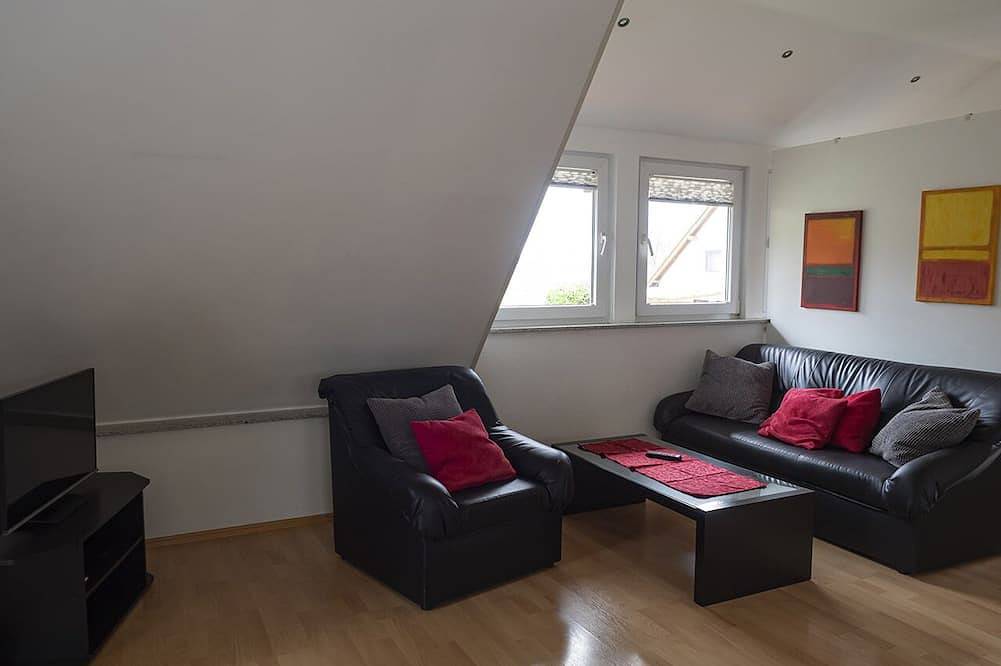 Ganze Wohnung, Moderne freistehende Wohnung in Löwenstein, Nähe zu Audi, Lidl, Bosch, Kaufland in Löwenstein, Stuttgart Region