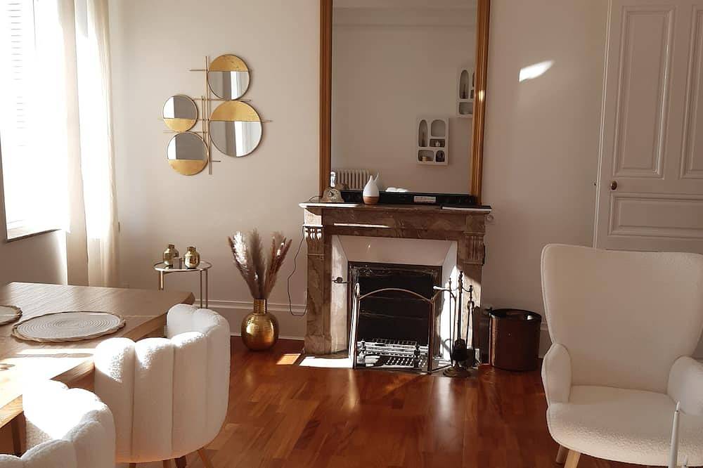 Appartement entier, La Colombe au Château 4 couchages (Promotion exceptionnelle mois d’août) in Ocquerre, Seine-et-Marne