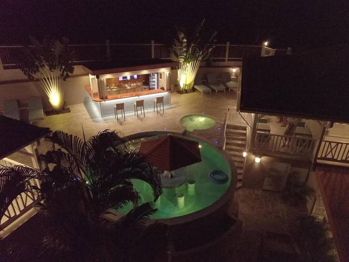 Maison d’hôte pour 2 personnes, avec jardin et terrasse ainsi que piscine et vue dans Le Marin - 3