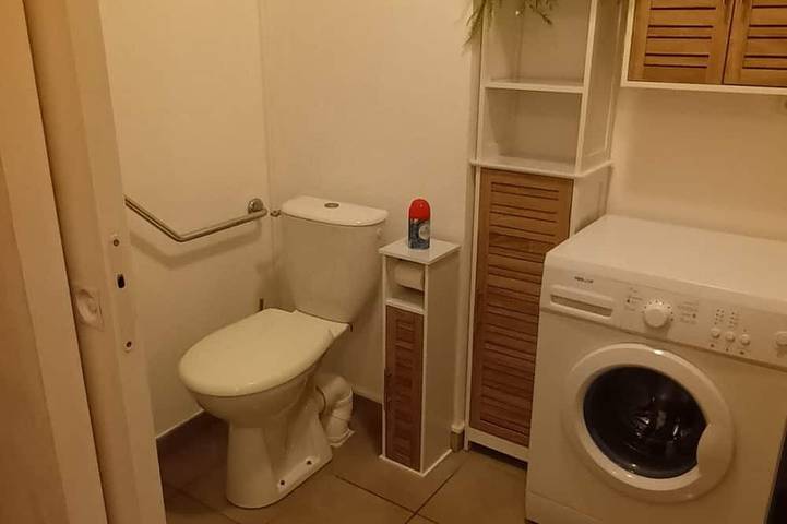 Entire apartment, Quiet residence 700m from Ax-les-Thermes town center. Pets allowed in Ax-les-Thermes, French Pyrenees