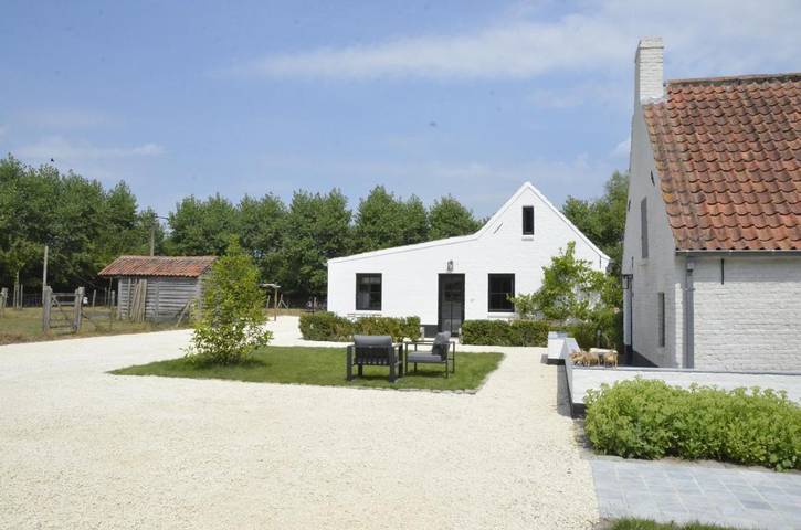 Location de vacances pour 2 personnes, avec terrasse ainsi que vue et jardin à Oostkamp - 2