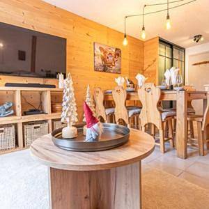 Gîte pour 6 personnes, avec terrasse et vue, animaux acceptés dans Office De Tourisme De Val Cenis Lanslevillard - 3