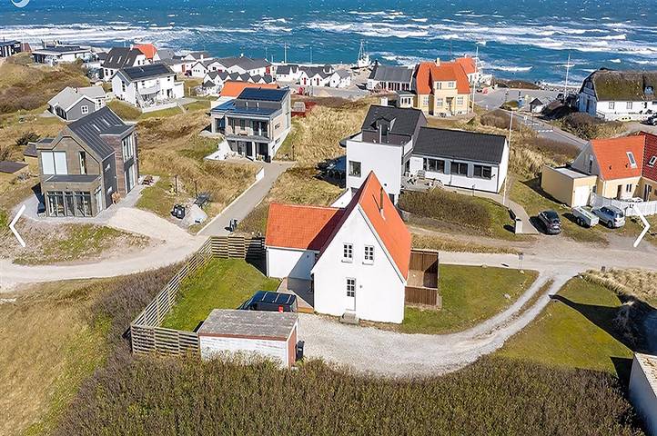 Ferienhaus für 8 Personen, mit Terrasse und Sauna in Klitmøller