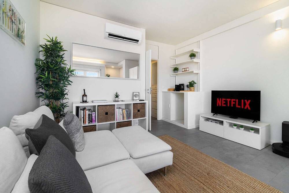 Ganze Wohnung, Study & Surf: Carcavelos 1-Bed by Beach & Nova Sbe in Carcavelos e Parede, Costa de Lisboa