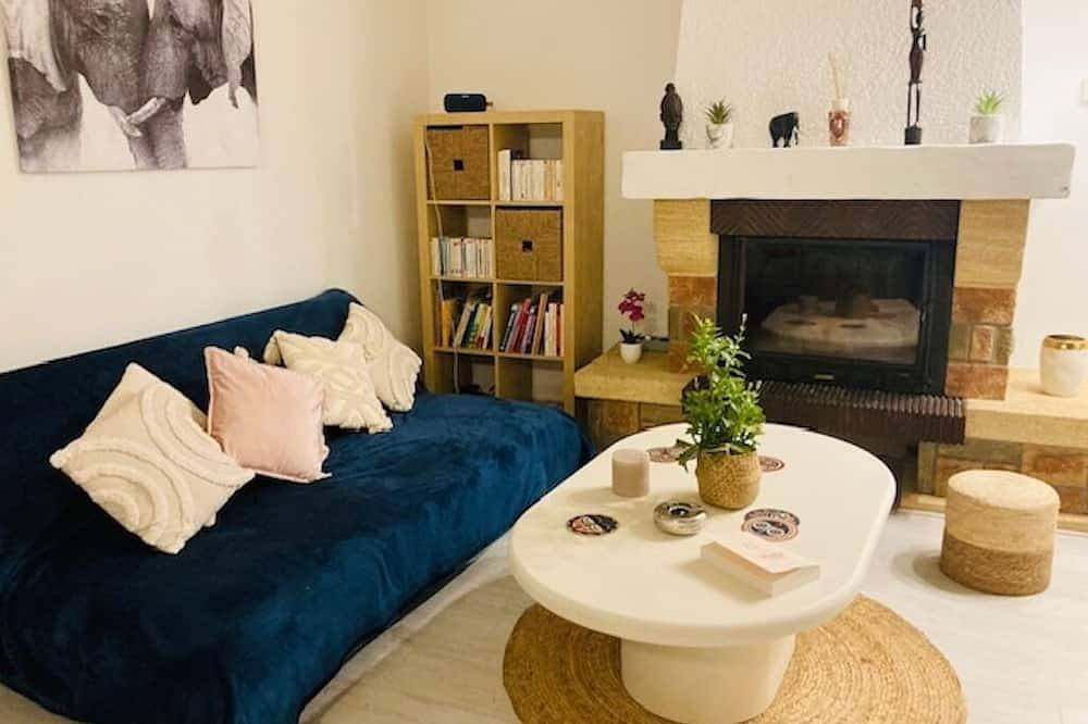 Provencal house on flat plot with swimming pool Garlaban view in Aubagne, Marseille region