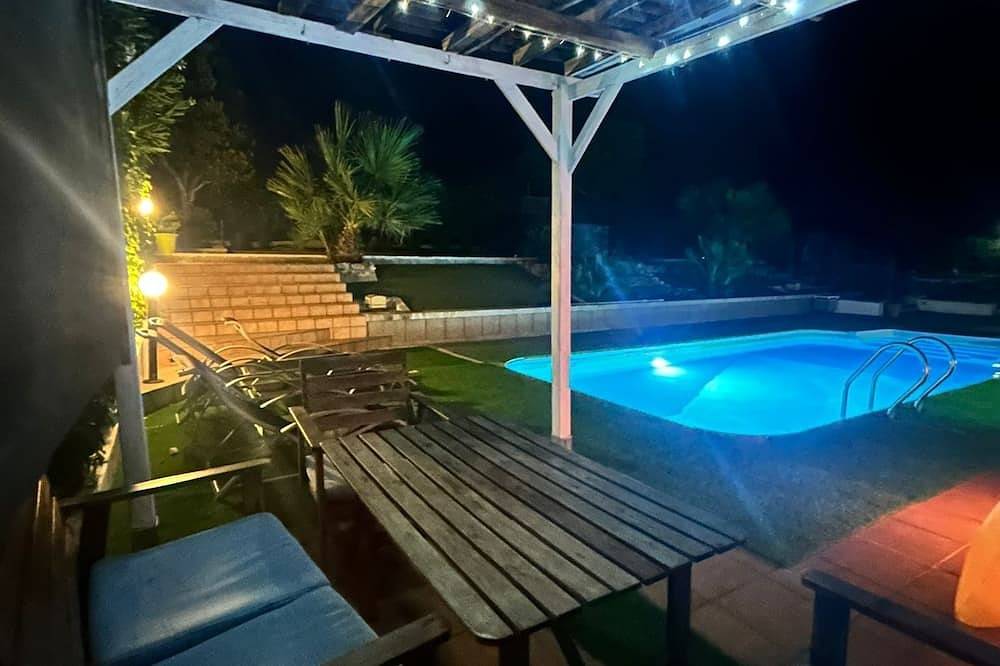 Huis met prive zwembad, barbecue en een eigen tuin in Calafell, Costa Dorada