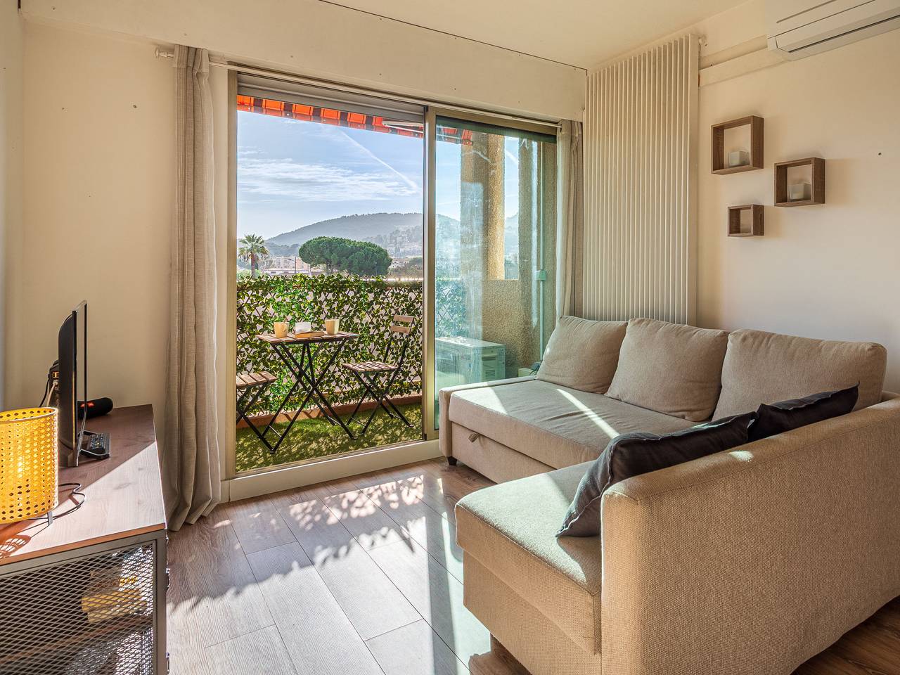 Entire apartment, Les Jardins du Luxembourg in Hyeres, Parc national Port-Cros