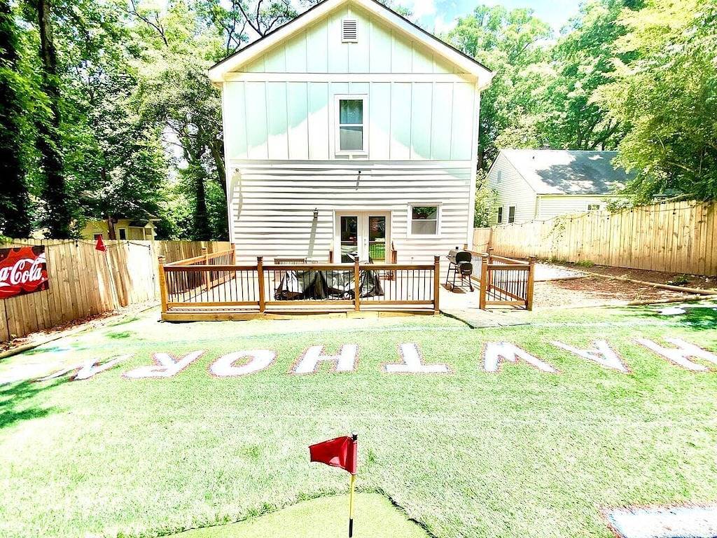 Cozy Modern Home minutes from Airport and Downtown - Pet Friendly! in East Point, Fulton County