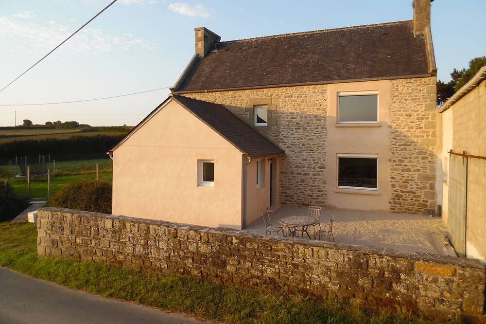 Maison au Calme, Proche de la mer in Santec, Ceinture Dorée
