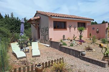 Location de vacances pour 3 personnes, avec jardin à Arques (Aude)