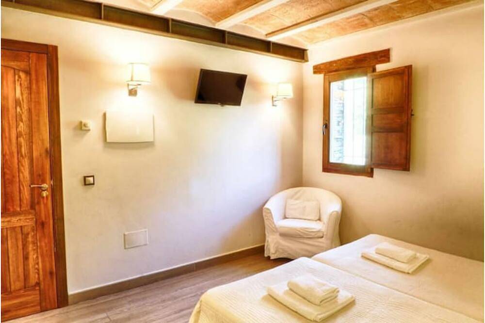 Casa Rural El Roble Hueco in Campillejo, Campillo de Ranas