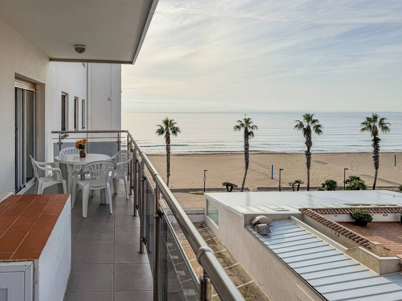 Appartement entier, Appartement de vacances pour 4 personnes avec balcon in Platja de Sant Margarida (Roses), Roses