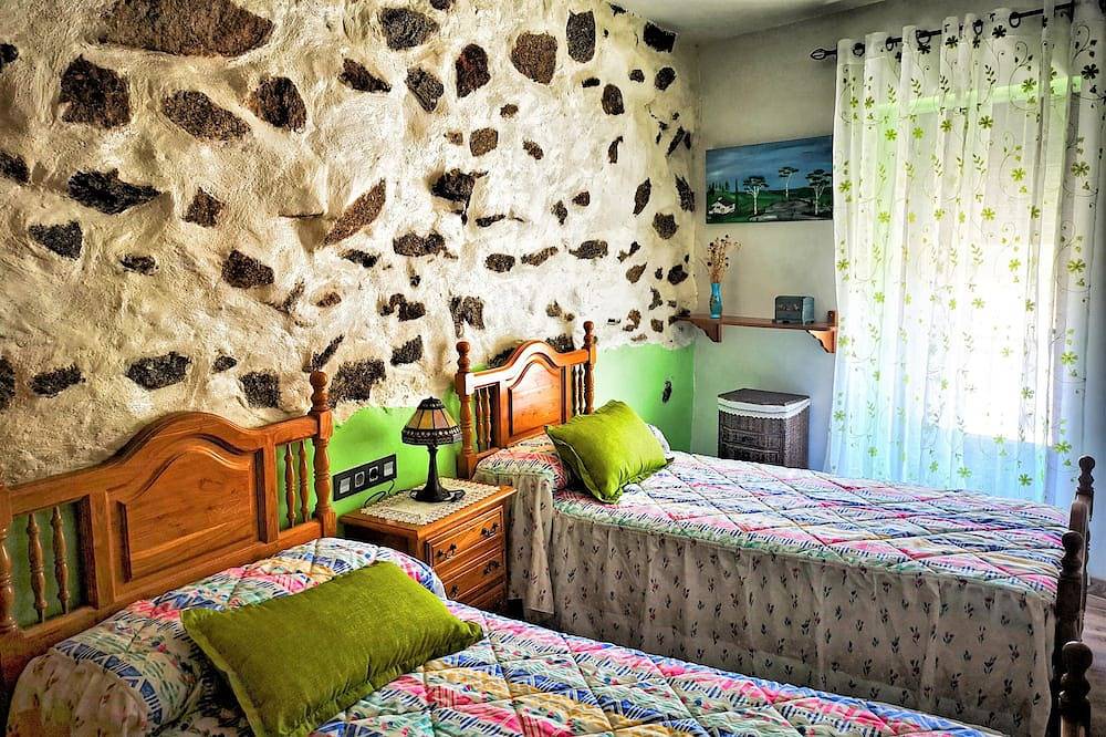 Entire apartment, The Chumbea Triskel: a window to nature, relaxation, and the stars in Salamanca Province
