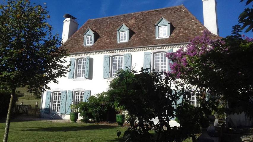 Cottage pour 3 personnes, avec vue et terrasse ainsi que piscine et jardin à Ozenx-Montestrucq