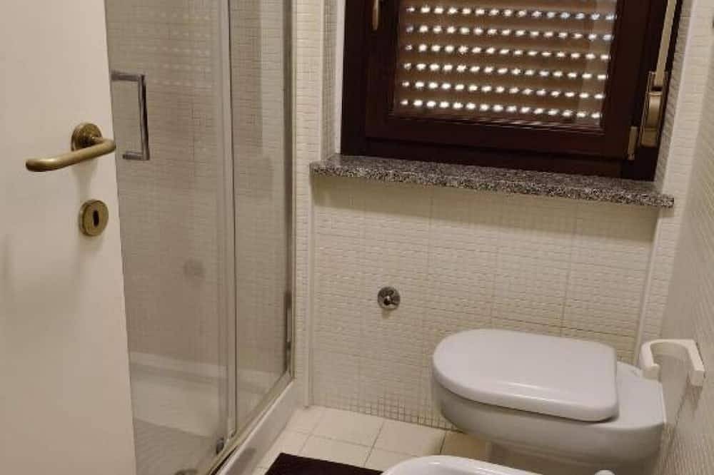 Appartamento intero, Villa Annamaria : Appartamento con 2 Camere da Letto in Montesilvano Marina, Montesilvano