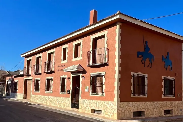 Casa de vacaciones para 23 personas, con piscina además de jardín y vistas - 1