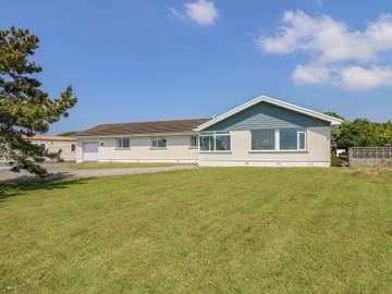 Bungalow for 8 People in Cornwall, South West England, Photo 2