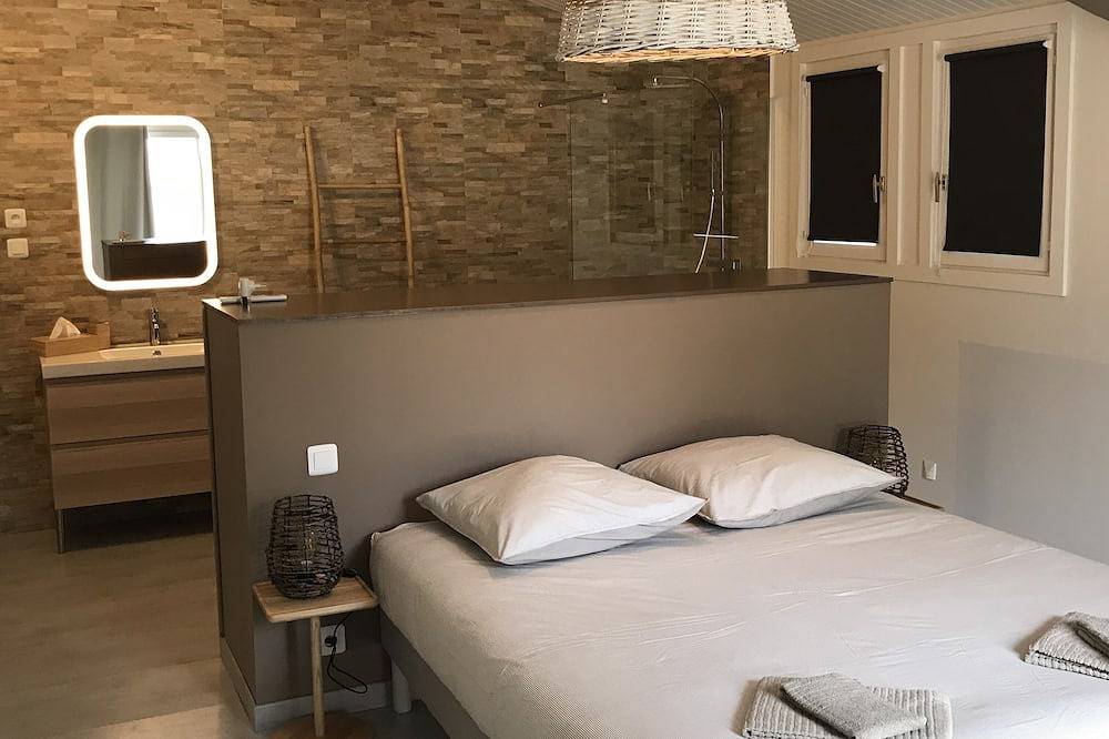 Wunderschönes Anwesen bestehend aus Haus mit Pool und Schafstall in Bonnieux, Regionaler Naturpark Luberon