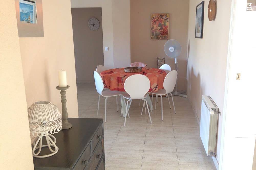 Ganze Wohnung, Schöne 3 Schlafzimmer mit eigenem Parkplatz, Gärten, Swimmingpools, Strand in Playa del Arenal, Jávea
