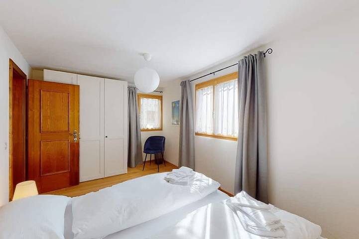 Ganze Wohnung, Ferienwohnung in Champfèr: 96 m², Terrasse, Kamin und Bergblick in Silvaplana, Sankt Moritz
