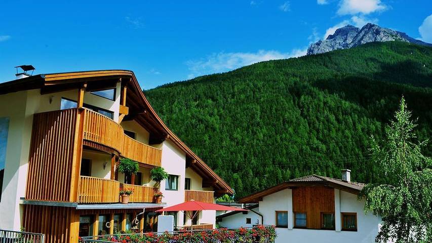 Vakantiewoning voor 4 personen, with sauna and terras as well as zwembad, kindvriendelijk in Fulpmes