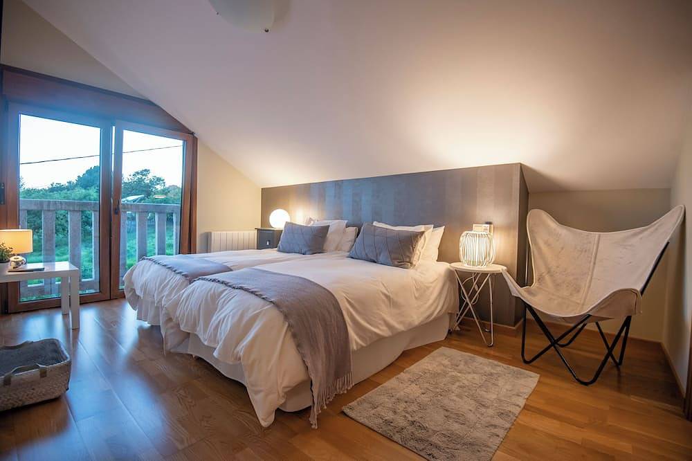 New spectacular chalet in Sanxenxo accommodates 16 people in Sanxenxo, Rías Baixas