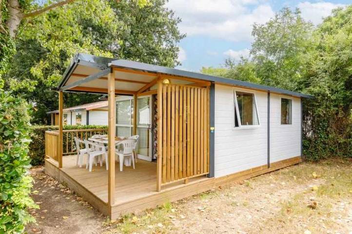 Chalet pour 5 personnes, avec jacuzzi ainsi que bassin pour enfant et sauna