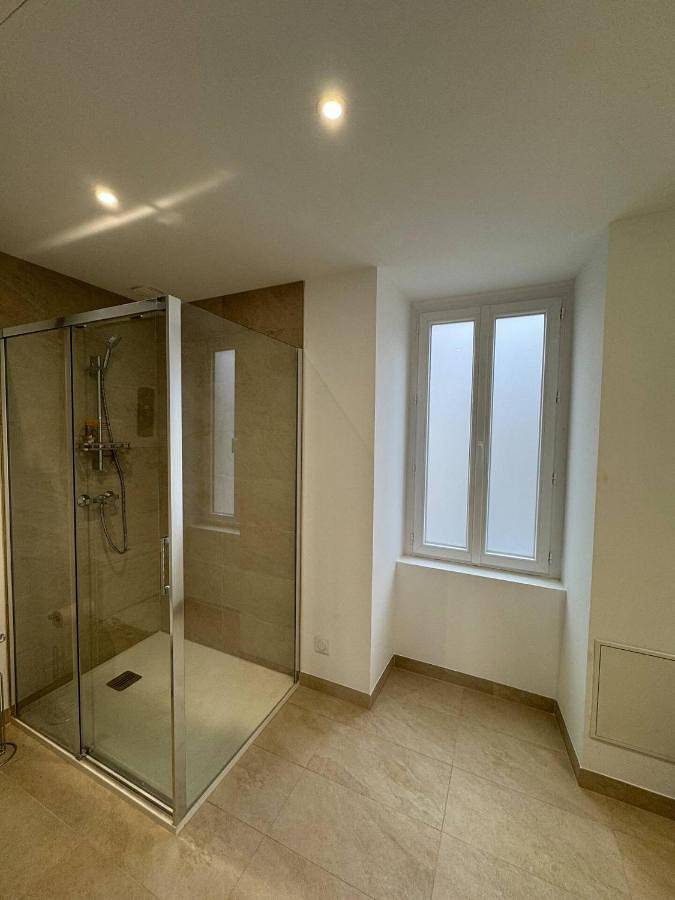 Appartement entier, Studio neuf et élégant au centre de Vierzon in Vierzon, Région de Vierzon
