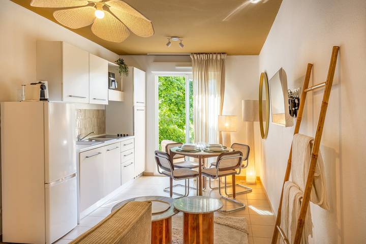 Gîte pour 4 personnes, avec jardin ainsi que piscine et terrasse à Oletta