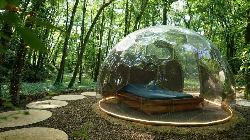 Tente pour 2 personnes, avec jacuzzi ainsi que terrasse et jardin dans l' Isère - 2