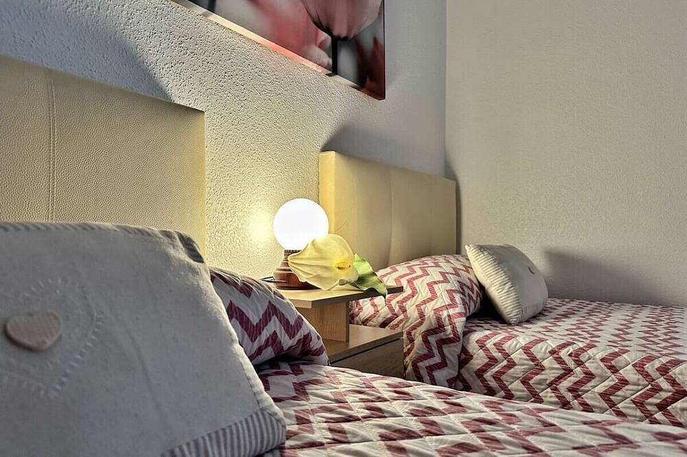 Ganze Wohnung, Apto con jardín compartido - Villa Currina 7801 in Arnuero, Kantabrische Küste