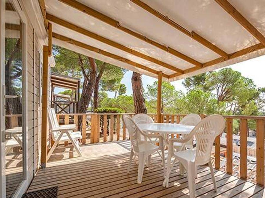 Camping Domaine de la Sainte Baume - Mobilheim 4 personen - Comfort | 2 Schlafz. | 4 Pers. | Erhöhte Terrasse | Klimaanlage in Nans-les-Pins, Brignoles Region