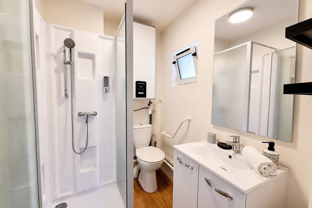 Apartamento entero, Apartamento-Estándar-Baño privado con ducha-Vista a la Ciudad in Angulema, Charente