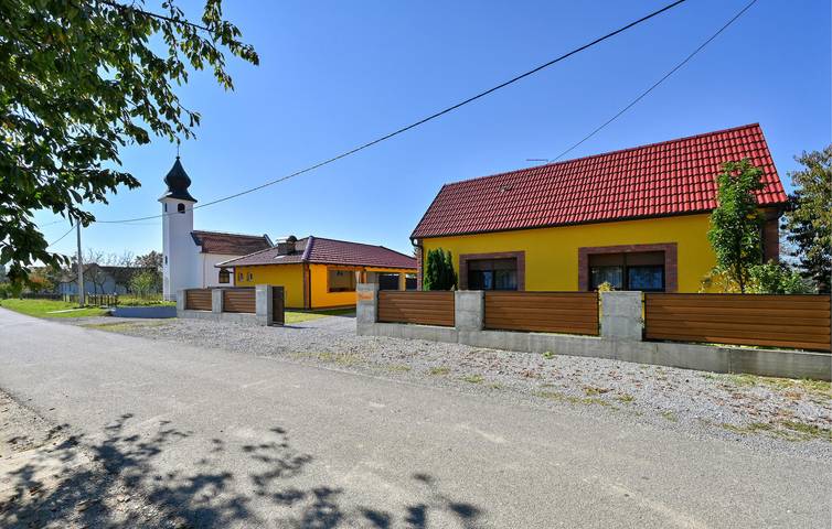 Ferienhaus für 5 Personen, mit Pool und Ausblick sowie Garten und Terrasse, mit Haustier - 1