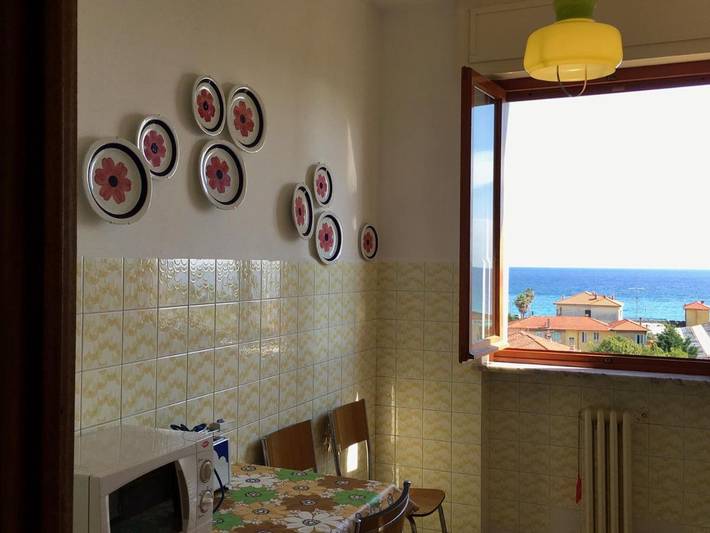 Location de vacances pour 6 personnes, avec terrasse et vue à Vallecrosia - 4