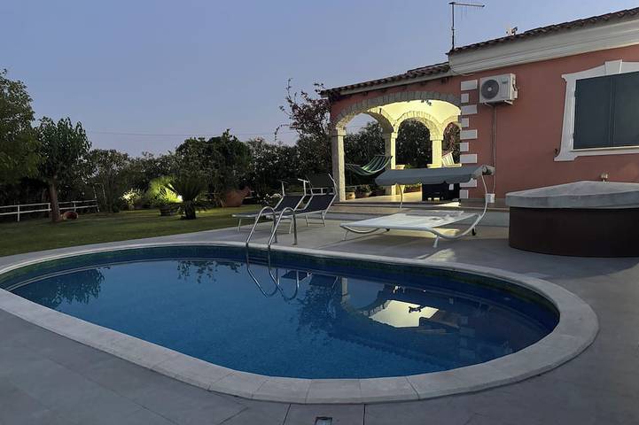 Ferienhaus für 5 Personen, mit Terrasse und Garten