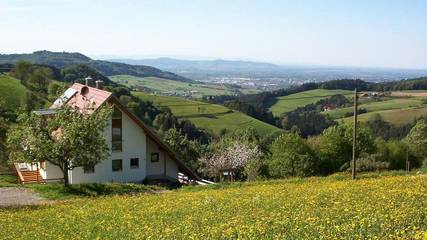 Ferienwohnung für 2 Personen, mit Terrasse und Garten in Horben
