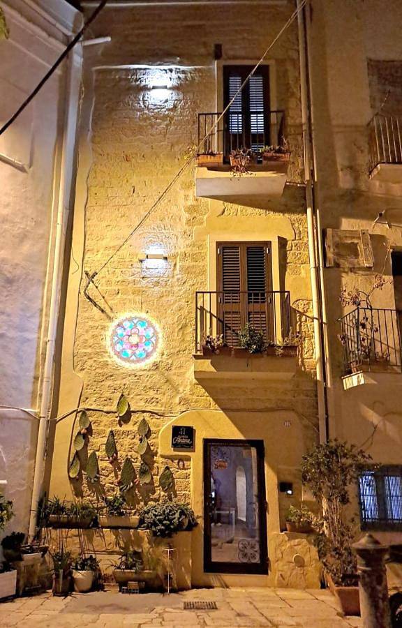 Alojamiento y desayuno para 2 personas, con vistas y balcón en Bari